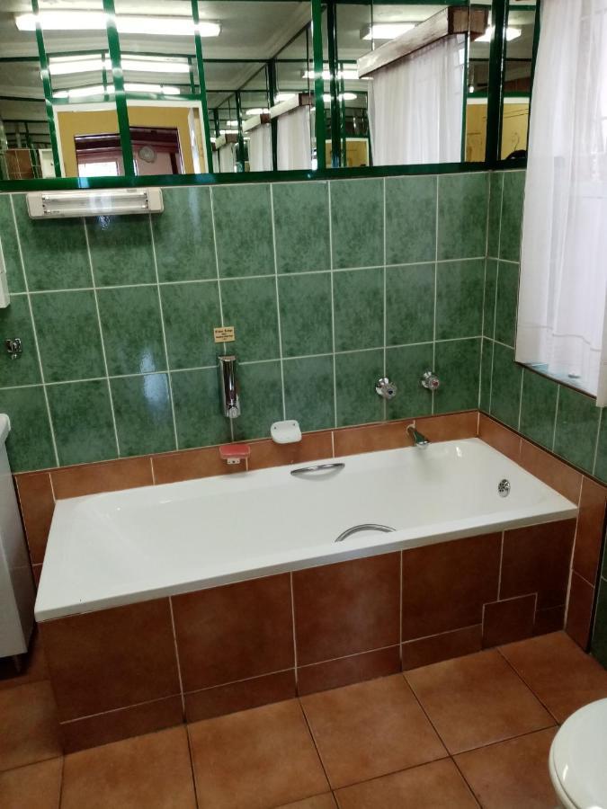 Tudor Lodge Guest House Johannesburg Dış mekan fotoğraf