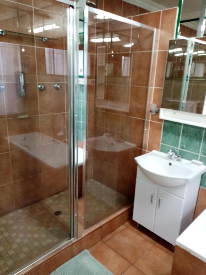 Tudor Lodge Guest House Johannesburg Dış mekan fotoğraf