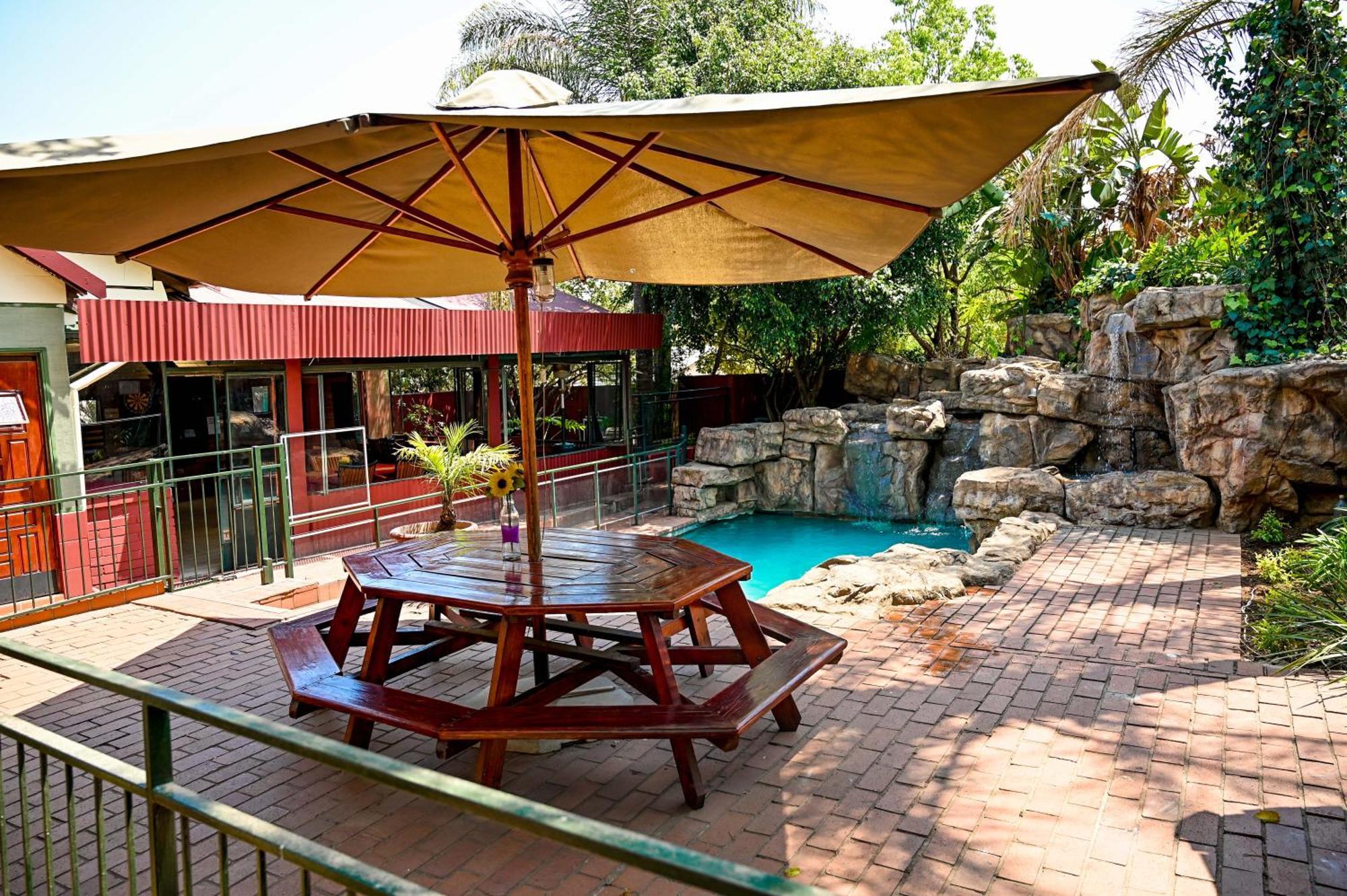 Tudor Lodge Guest House Johannesburg Dış mekan fotoğraf